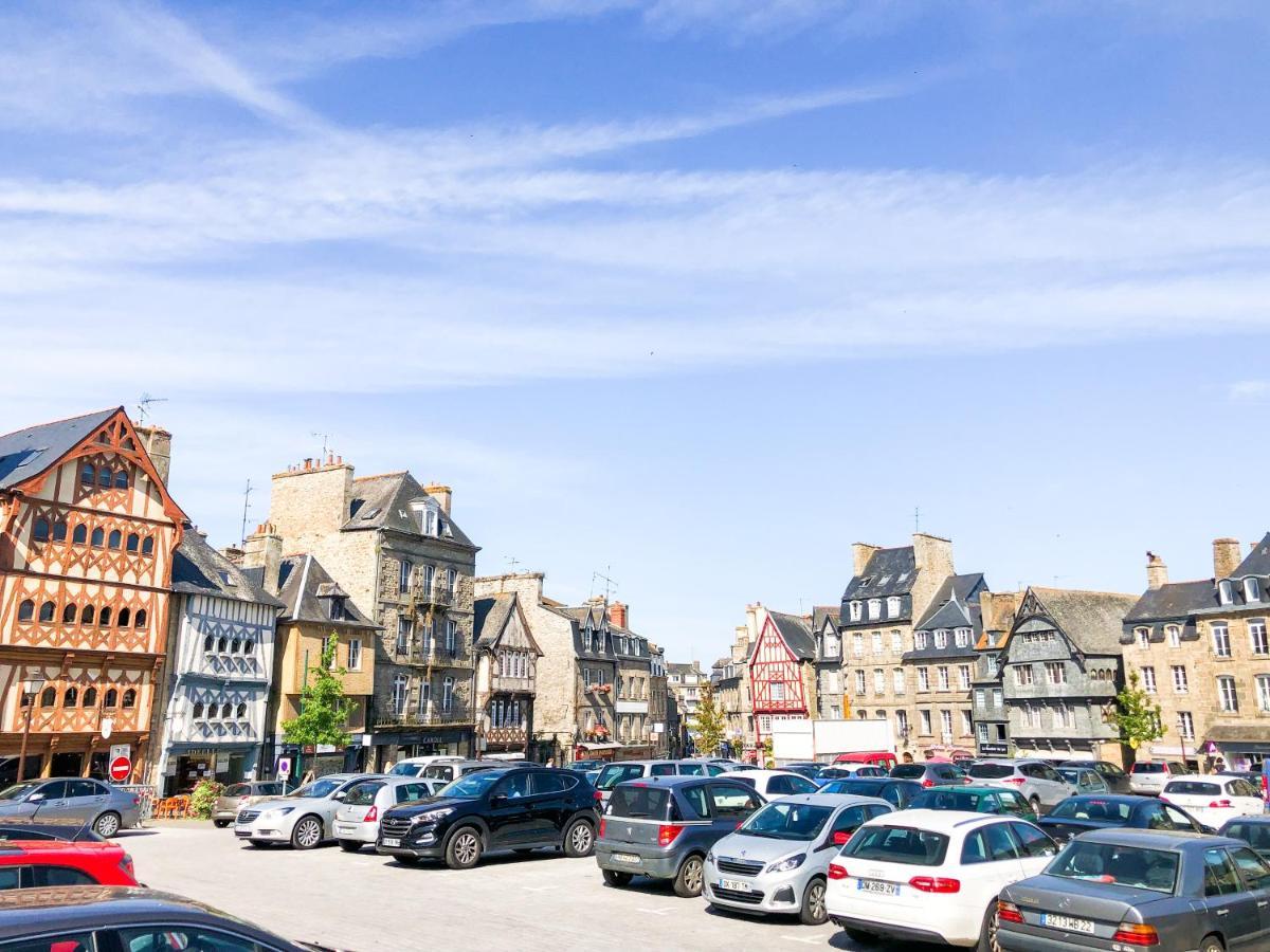 New: Le Lumineux Face A La Gare ! Apartment Guingamp Exterior photo